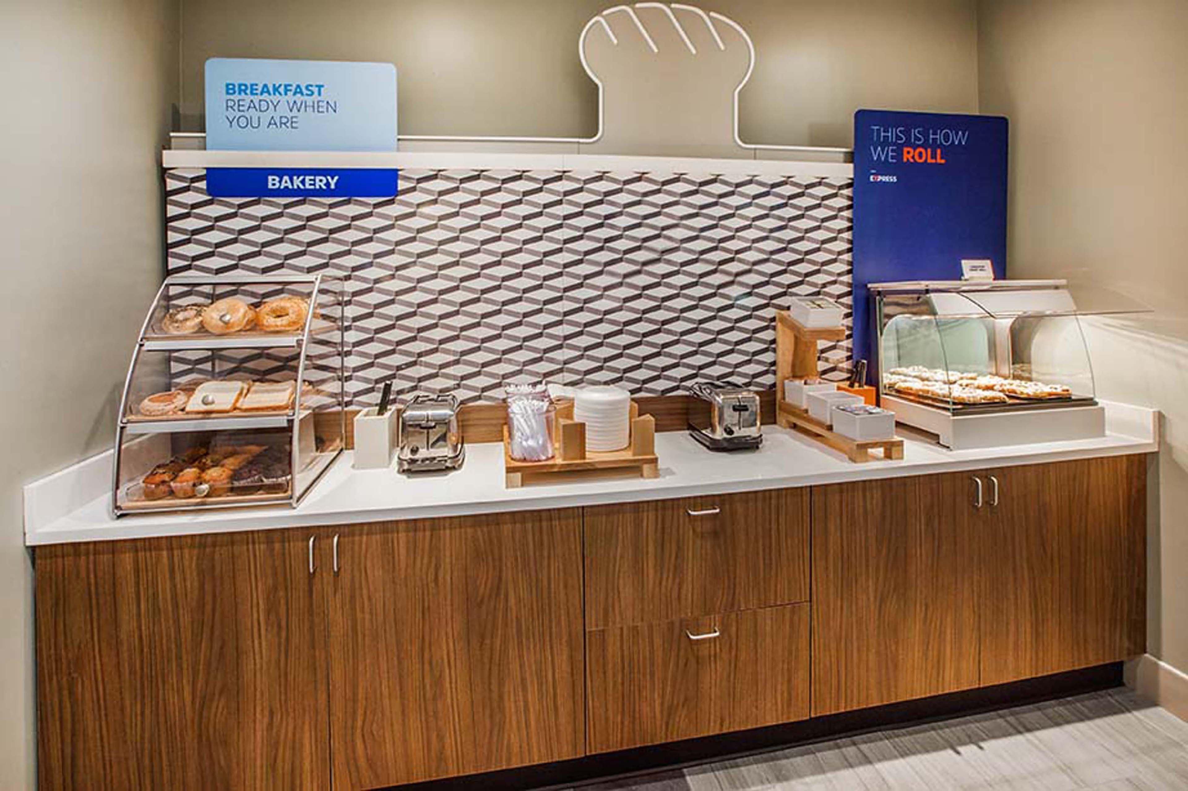 Holiday Inn Express Hotel & Suites Philadelphia - King Of Prussia By Ihg Exterior foto